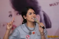 Foto Maudy Ayunda