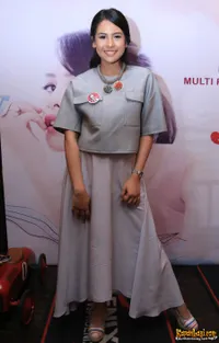 Foto Maudy Ayunda