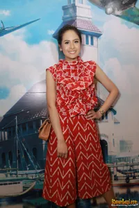 Foto Maudy Ayunda