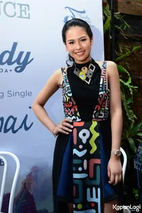 Foto Maudy Ayunda