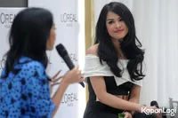 Foto Maudy Ayunda