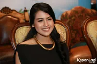 Foto Maudy Ayunda