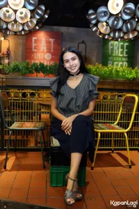 Foto Maudy Ayunda