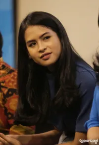 Foto Maudy Ayunda