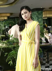 Foto Maudy Ayunda