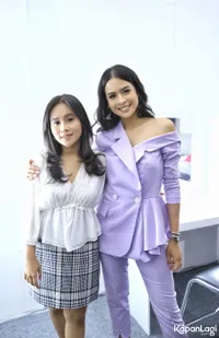 Foto Maudy Ayunda