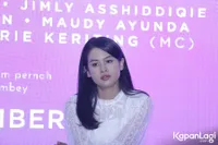 Foto Maudy Ayunda