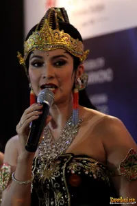 Foto Maudy Koesnaedi