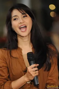 Foto Maudy Koesnaedi