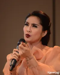 Foto Maudy Koesnaedi