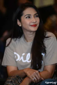 Foto Maudy Koesnaedi