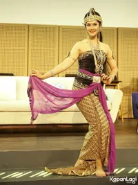 Foto Maudy Koesnaedi