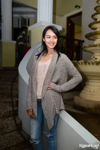 Foto Melayu Nicole Hall