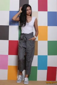 Foto Mikha Tambayong