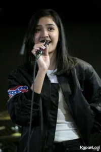 Foto Mikha Tambayong