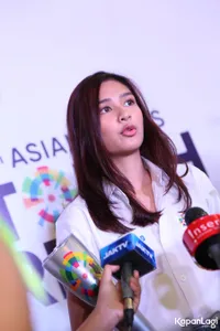 Foto Mikha Tambayong