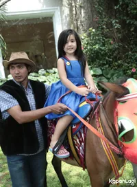 Foto Mikhayla Bakrie