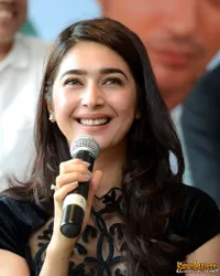 Foto Nabila Syakieb