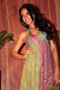 Foto Nadine Alexandra Dewi Ames