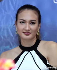 Foto Nadine Chandrawinata