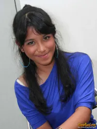 Foto Nadine E Woworuntu