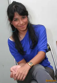 Foto Nadine E Woworuntu