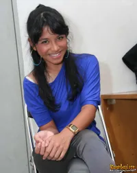 Foto Nadine E Woworuntu