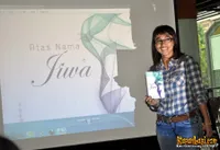 Foto Nova Riyanti Yusuf