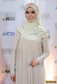 Foto Oki Setiana Dewi