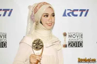 Foto Oki Setiana Dewi