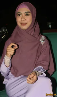 Foto Oki Setiana Dewi