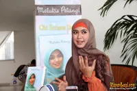 Foto Oki Setiana Dewi