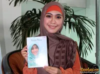 Foto Oki Setiana Dewi