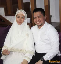 Foto Oki Setiana Dewi