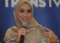 Foto Oki Setiana Dewi