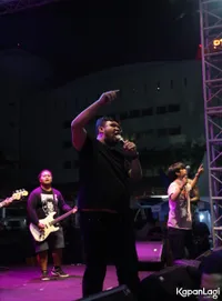 Foto Orkes Pensil Alis Young Lex