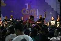 Foto Orkes Pensil Alis Young Lex