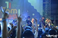 Foto Orkes Pensil Alis Young Lex