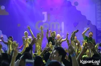 Foto Orkes Pensil Alis Young Lex