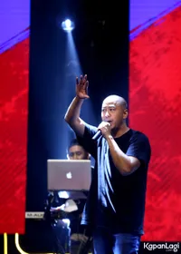 Foto Pandji Pragiwaksono