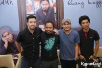 Foto Payung Teduh