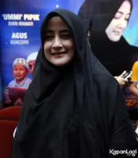 Foto Pipik Dian Irawati