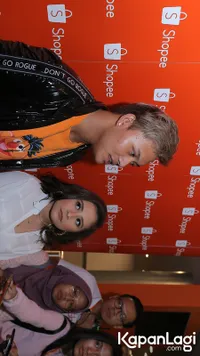 Foto Prilly Latuconsina