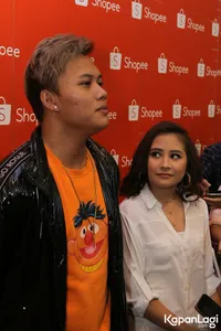 Foto Prilly Latuconsina