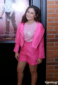 Foto Prilly Latuconsina