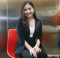 Foto Prilly Latuconsina