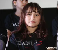 Foto Prilly Latuconsina