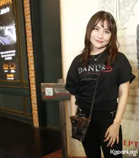 Foto Prilly Latuconsina