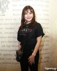 Foto Prilly Latuconsina