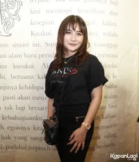 Foto Prilly Latuconsina